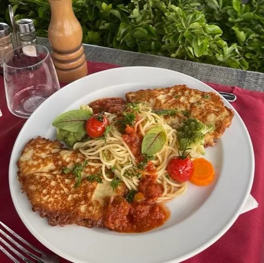 Piccatas de dinde à la milanaise, spaghetti, chou romanesco