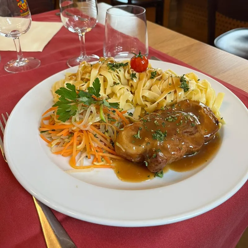 Tendron de veau à l'écorce d'orange et basilic frais, tagliatelle