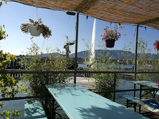 Buvette Bains des Paquis, restaurant bio à Genève