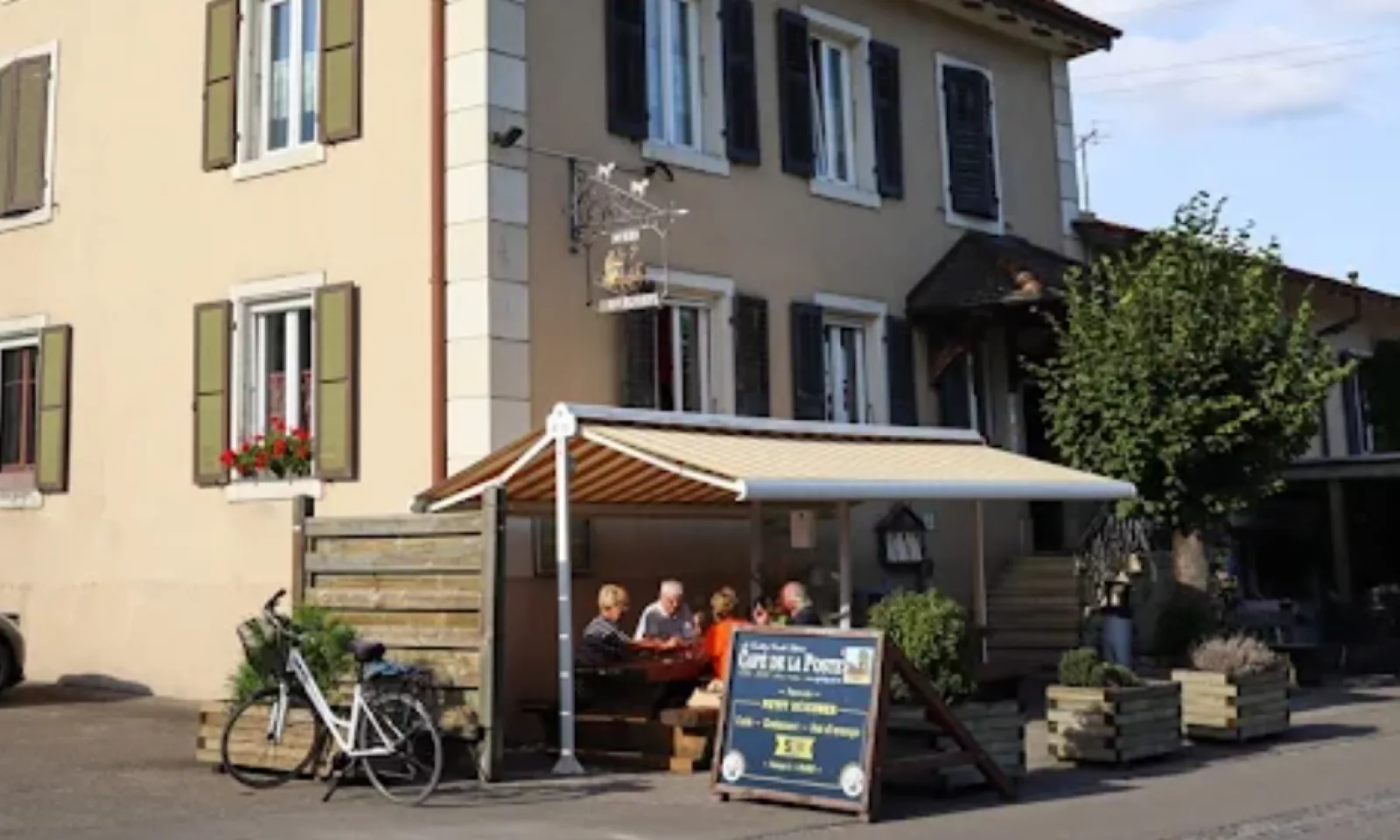 Café de la Poste Glovelier, Glovelier