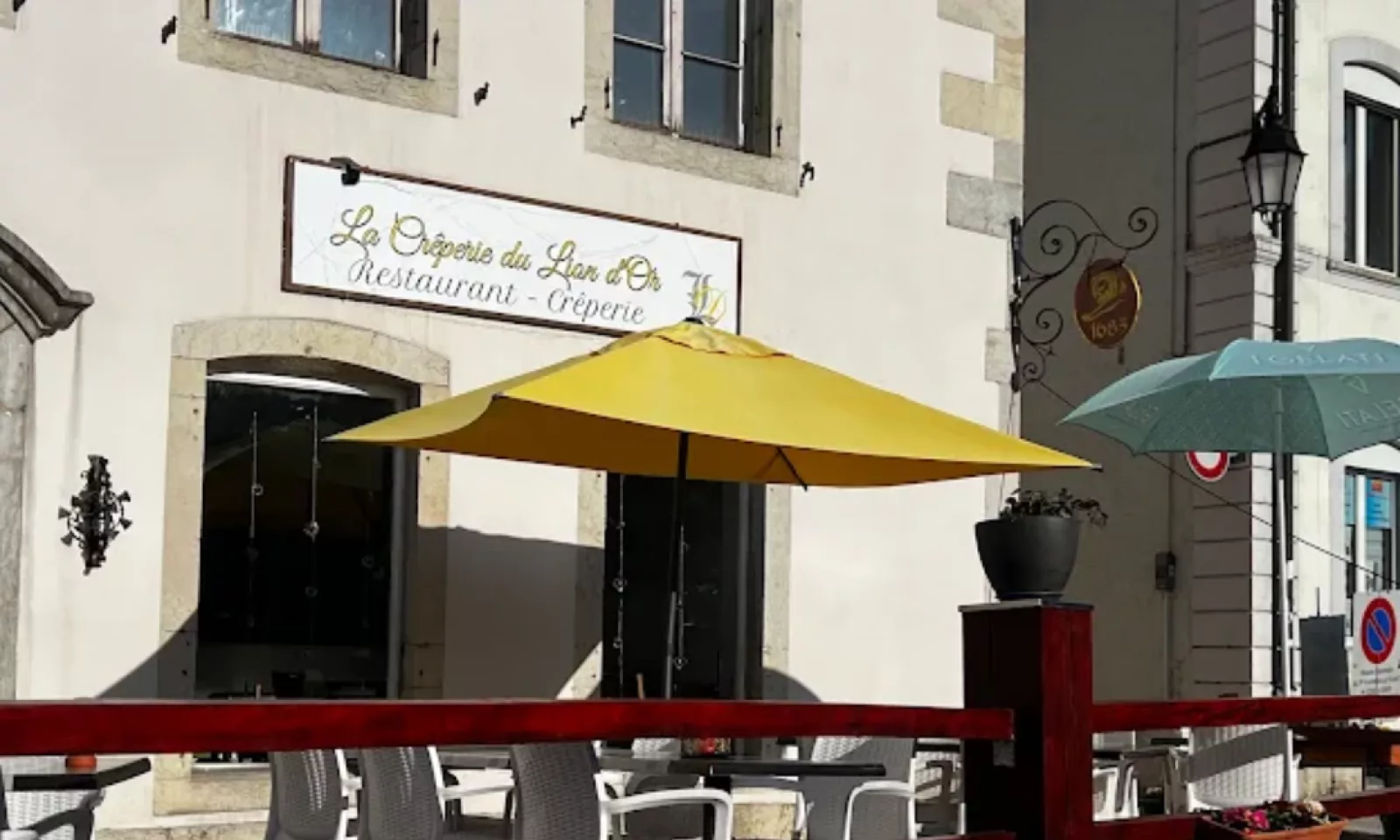 Le Repère du Lion d'Or, Le Locle