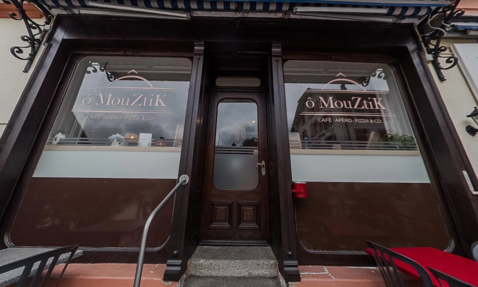 Ô Mouztik, Le Landeron